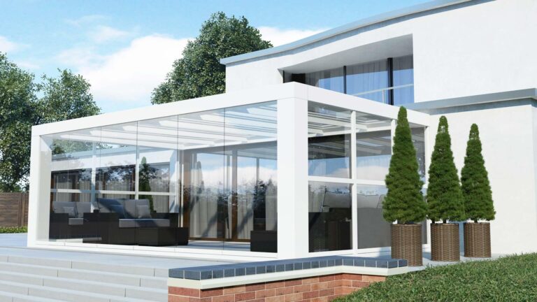 Maatwerk veranda perfect afgestemd op huisarchitectuur versus standaardpakket met suboptimale aansluiting